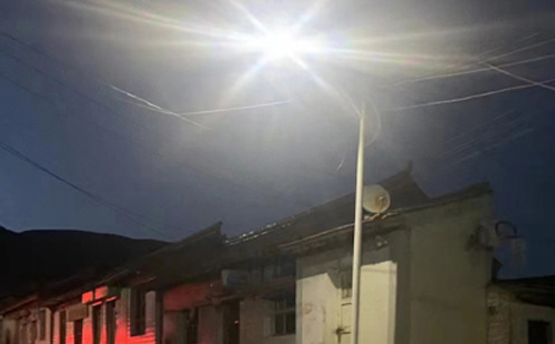 农村院子里最适合的于田太阳能路灯亮度与安装要点